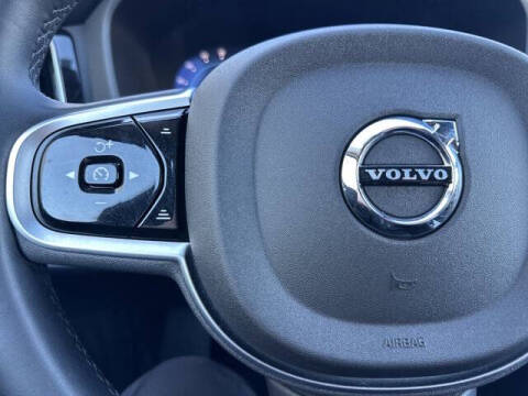 2025 Volvo XC60 B5 Plus Dark Theme