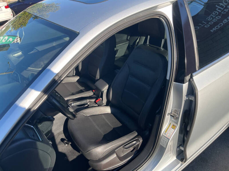 2011 Volkswagen Jetta SEL PZEV