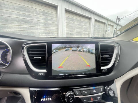 2024 Chrysler Pacifica Touring L