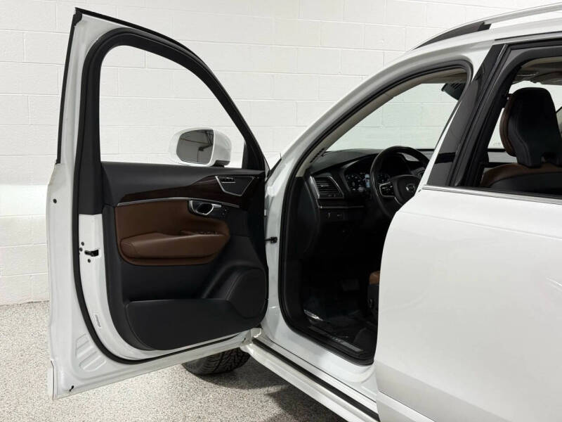 2019 Volvo XC90 T6 Momentum