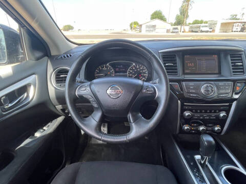 2016 Nissan Pathfinder SV