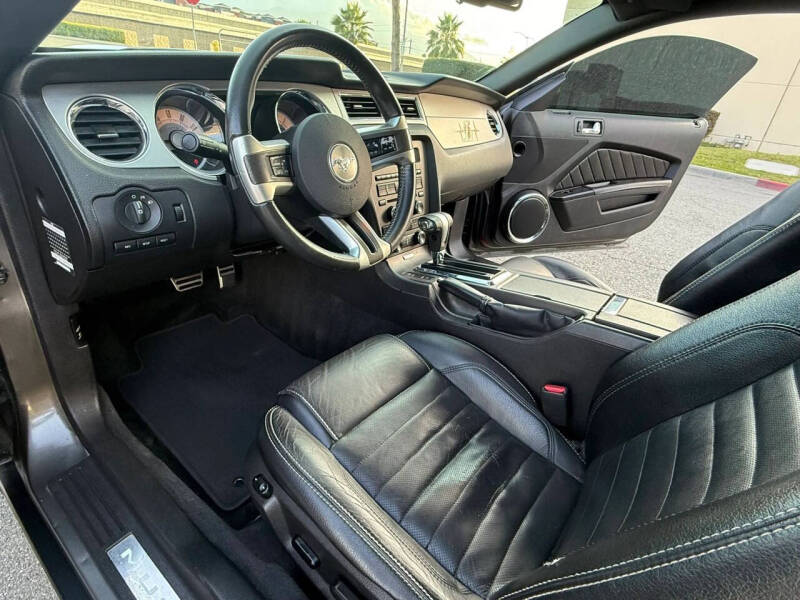 2010 Ford Mustang V6 Premium