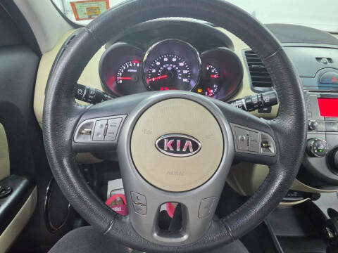 2010 Kia Soul +