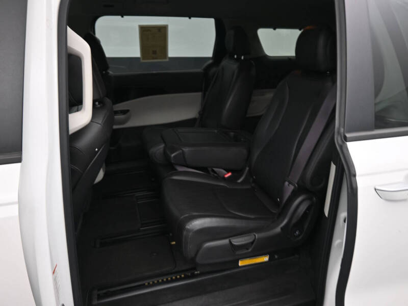 2022 Kia Carnival EX