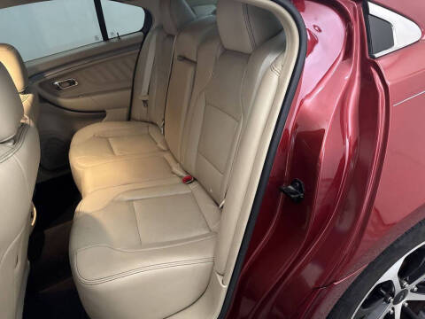 2015 Ford Taurus SEL