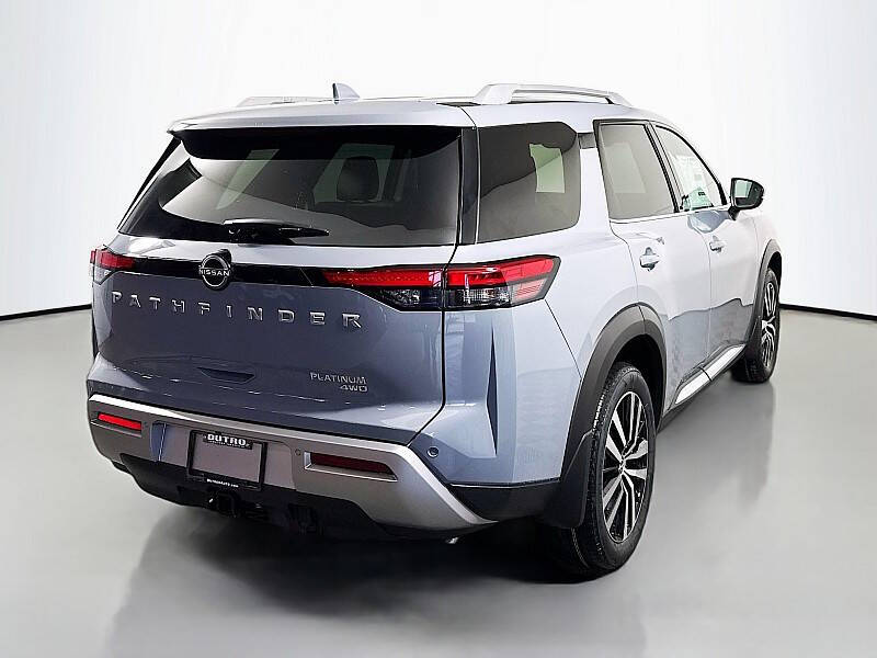 2025 Nissan Pathfinder Platinum