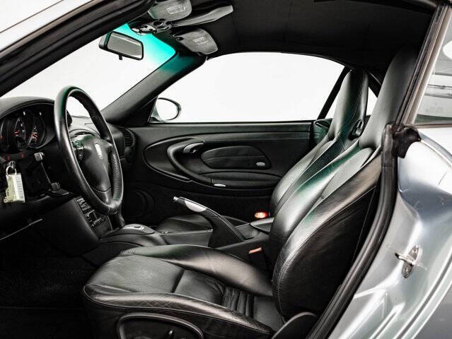 2001 Porsche 911 Carrera 4