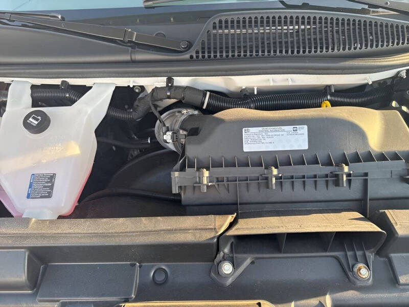 2023 Chevrolet Express Cargo Work Van - Photo 24