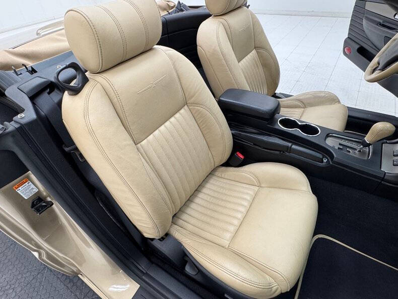 2005 Ford Thunderbird Deluxe