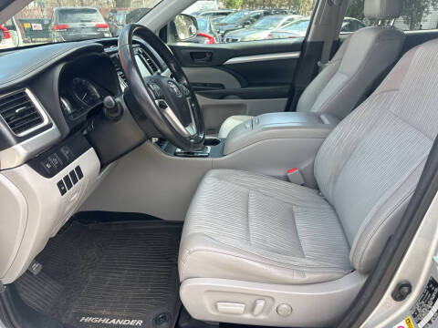 2017 Toyota Highlander LE Plus