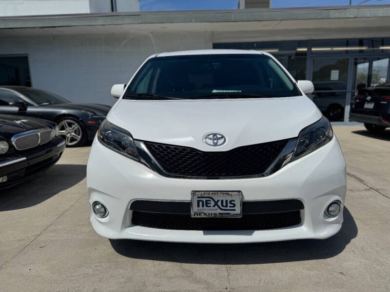 2017 Toyota Sienna SE 8-Passenger