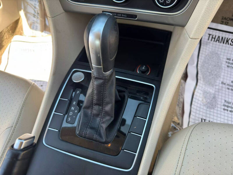 2015 Volkswagen Passat 1.8T Limited Edition