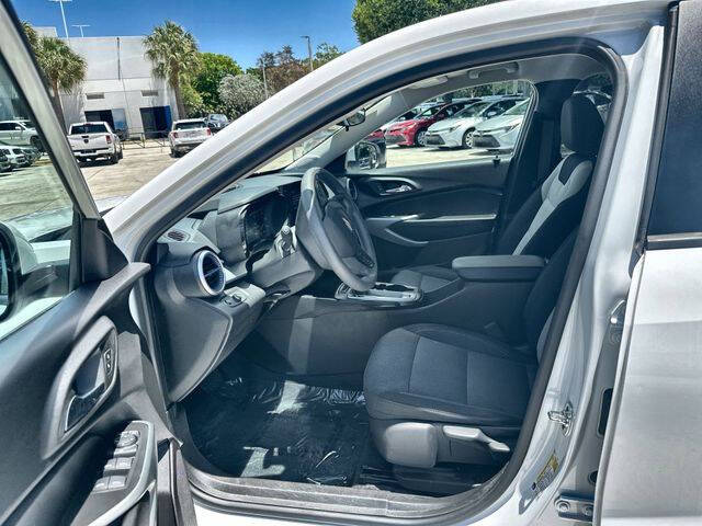 2025 Chevrolet Trax LS