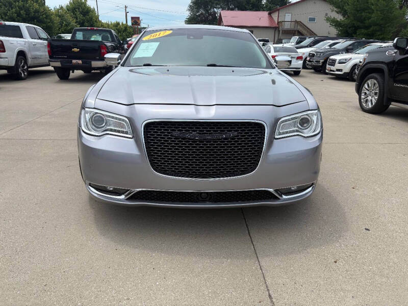 2017 Chrysler 300 C