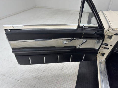 1961 Ford Thunderbird