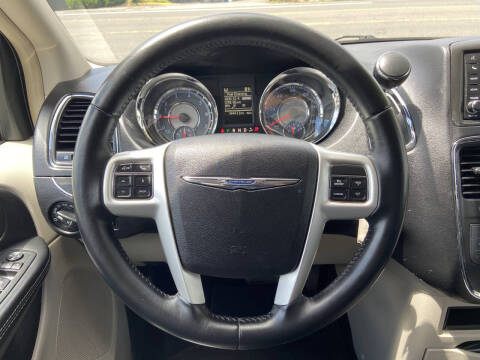 2014 Chrysler Town and Country Touring