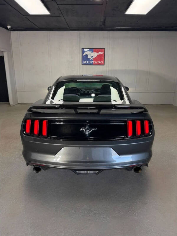 2016 Ford Mustang V6