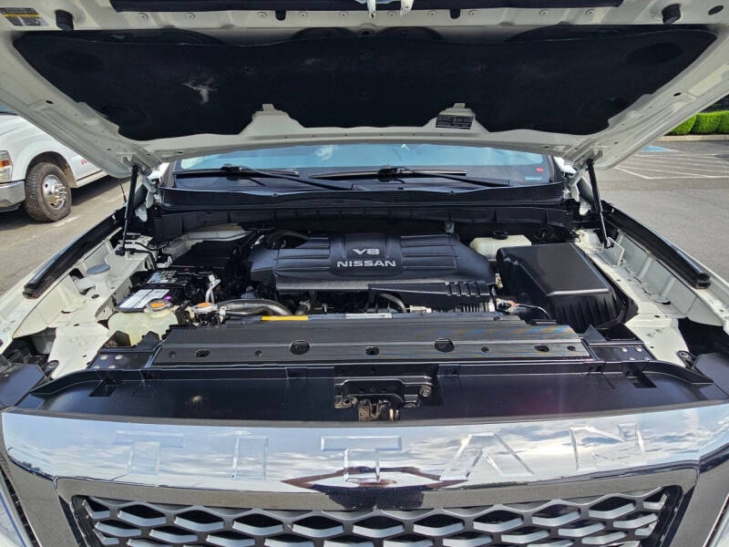 2017 Nissan Titan SL