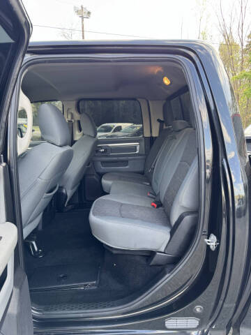2016 RAM 1500 SLT