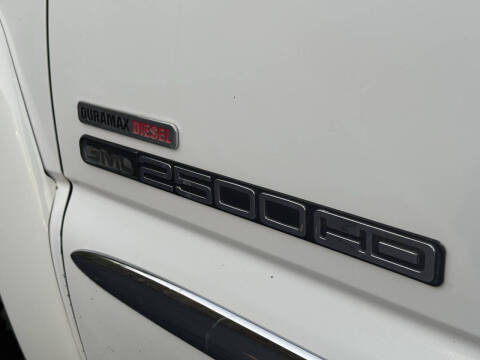 2004 GMC Sierra 2500HD SLT