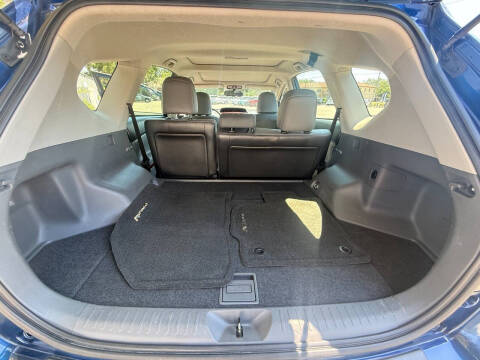 2014 Toyota Prius v Five
