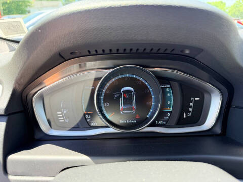 2016 Volvo XC70 T5 Platinum