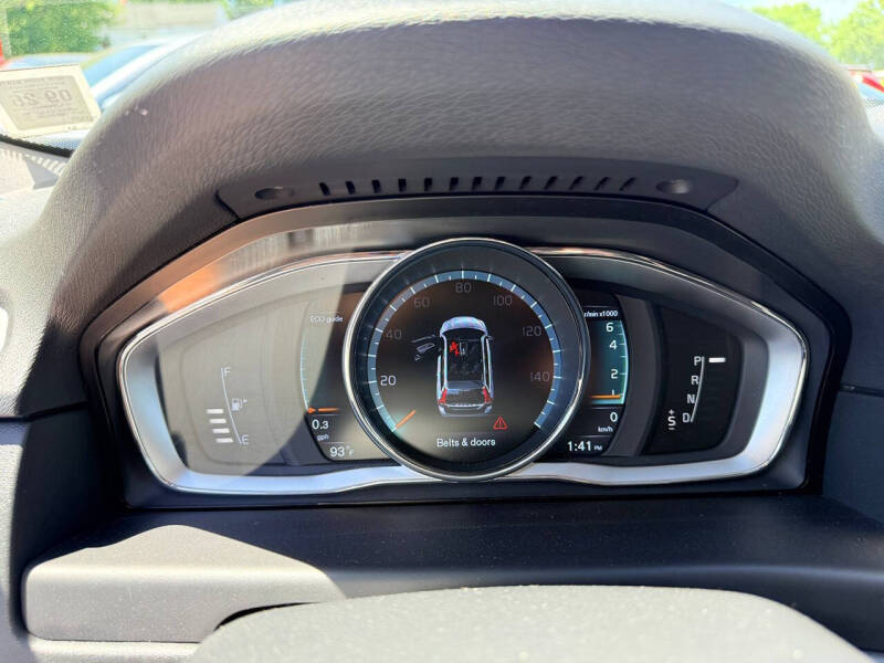 2016 Volvo XC70 T5 Platinum