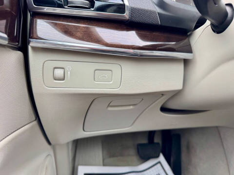 2017 Volvo XC90 T6 Momentum