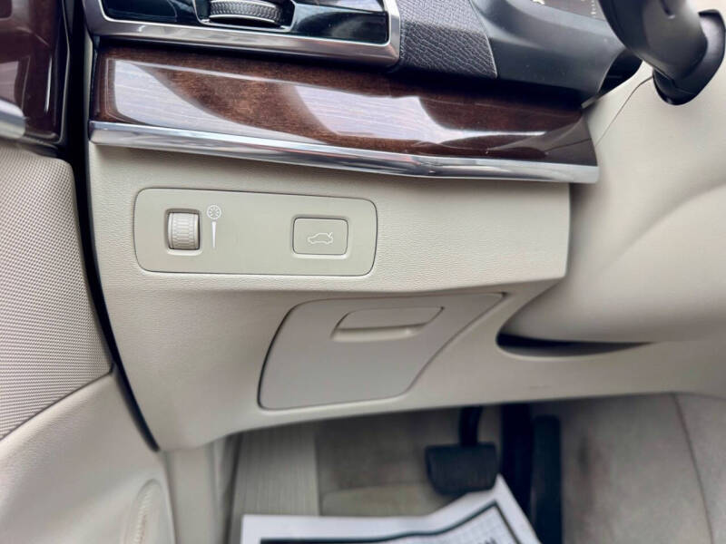 2017 Volvo XC90 T6 Momentum