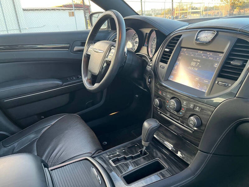 2014 Chrysler 300 C John Varvatos Limited Edition