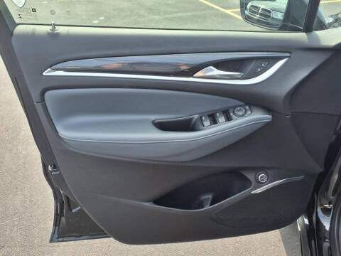 2022 Buick Enclave Essence