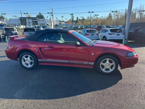 2004 Ford Mustang Deluxe