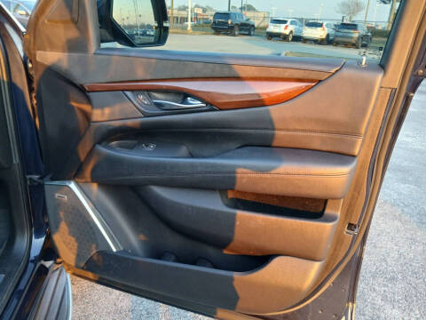 2019 Cadillac Escalade Standard