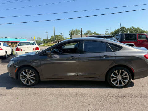 2015 Chrysler 200 S