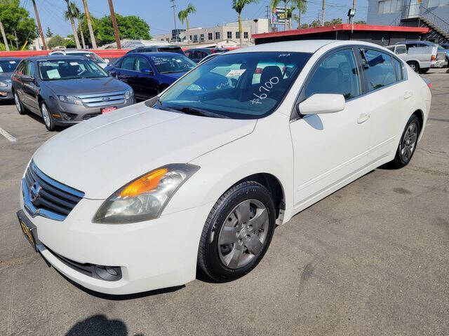 2007 nissan altima white