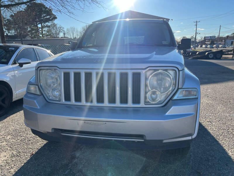 2011 Jeep Liberty Sport photo 2