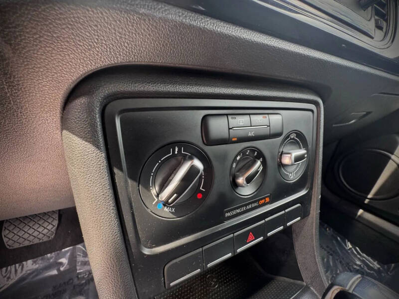 2014 Volkswagen Beetle 2.5L Entry PZEV