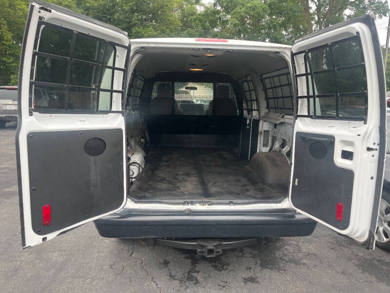 2009 Ford E-Series E-150 XL