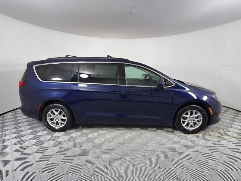 2017 Chrysler Pacifica LX