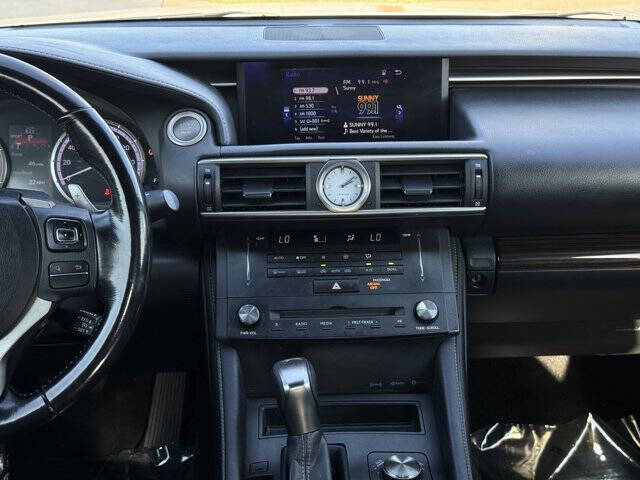 2017 Lexus RC 200t