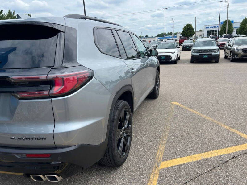 2024 GMC Acadia Elevation