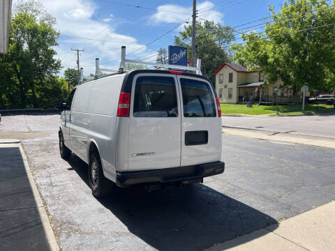 2021 Chevrolet Express 2500