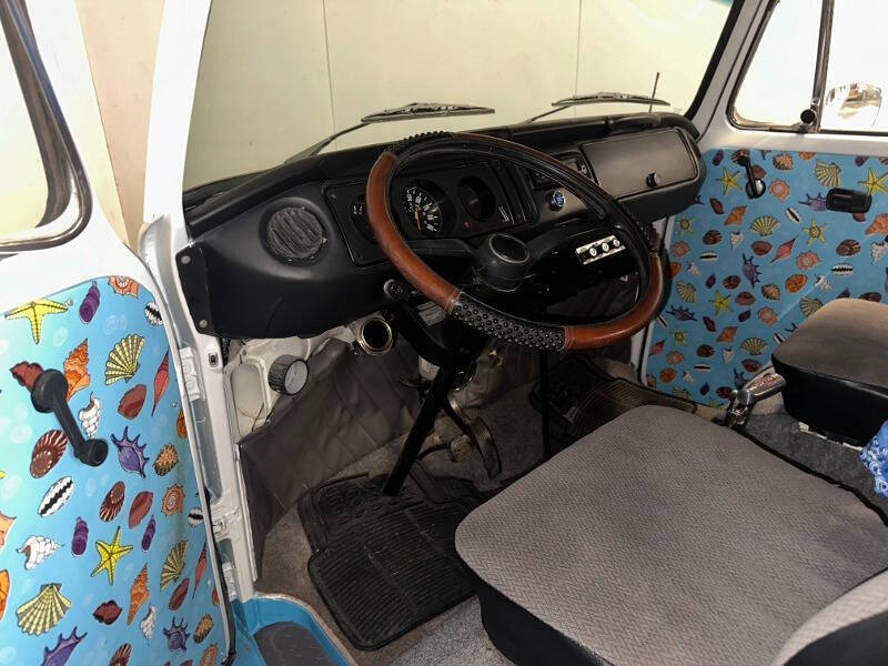 1977 Volkswagen Bus
