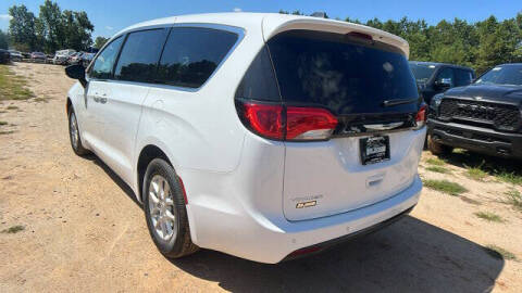 2026 Chrysler Voyager LX