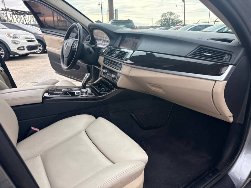 2012 BMW 5 Series 535i