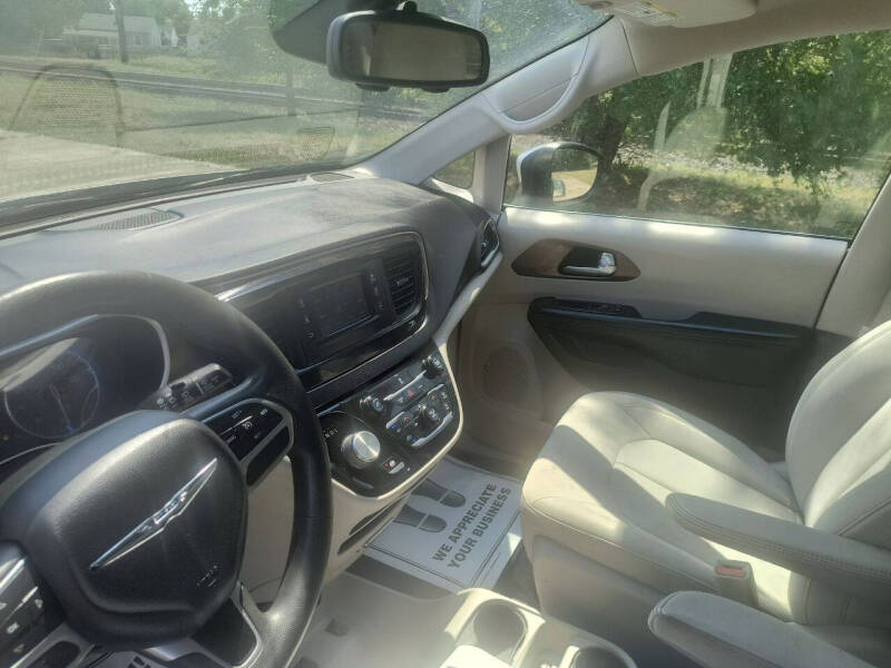 2017 Chrysler Pacifica LX