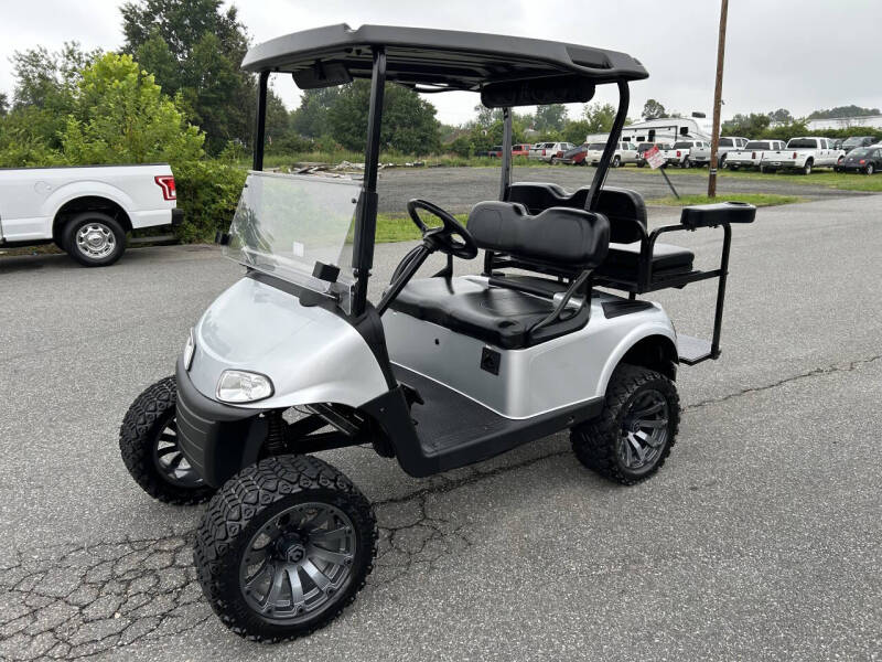 2016 E-Z-GO RXV