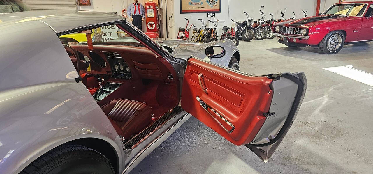 1976 Chevrolet Corvette Stingray 56
