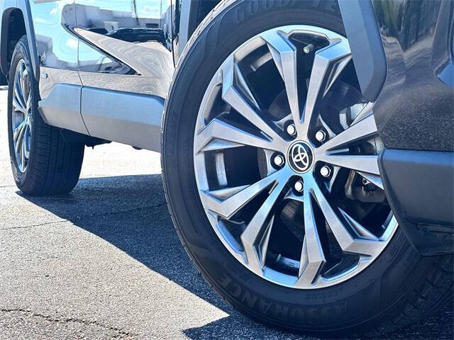 2022 Toyota RAV4 Hybrid XLE Premium