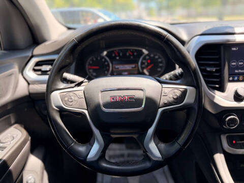 2023 GMC Acadia SLT
